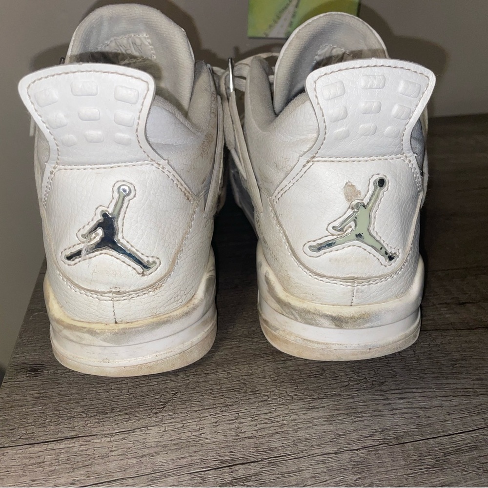 Air Jordan 4